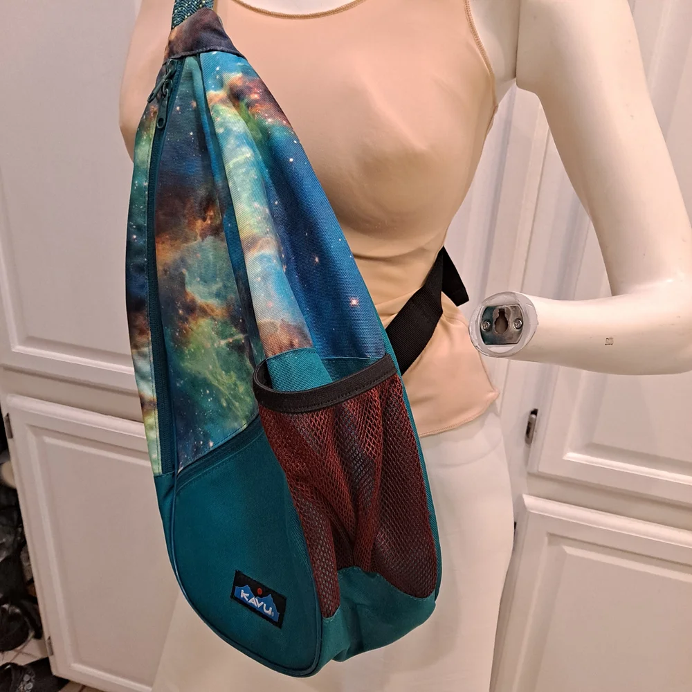 KAVU Galaxy Paxton Pack Stargaze Teal Rope Sling Backpack Travel Hiking Outdoor - Picture 4 of 8